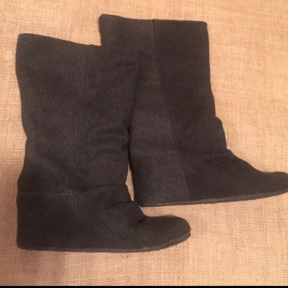👢Gray Wool Felt Ankle/Mid Calf Boot - Picture 2 of 3